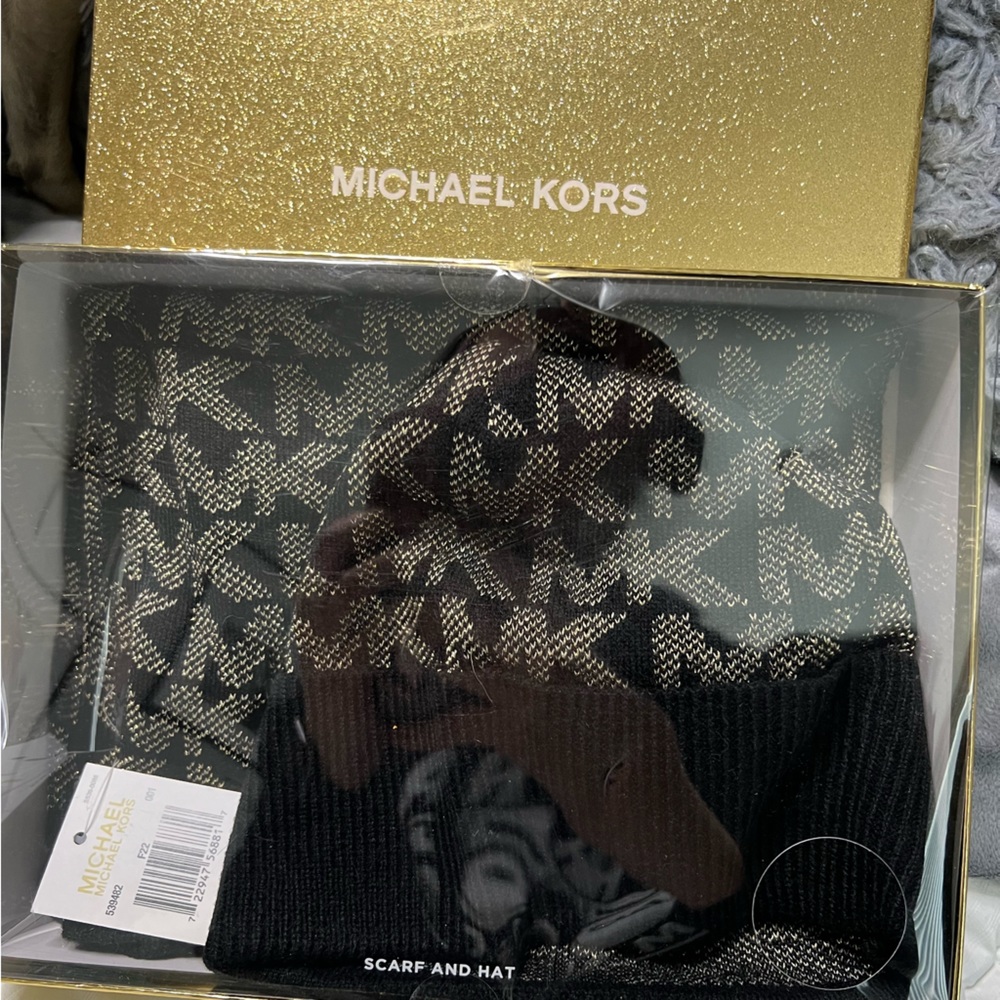 Designer Michael Kors scarf and beanie set